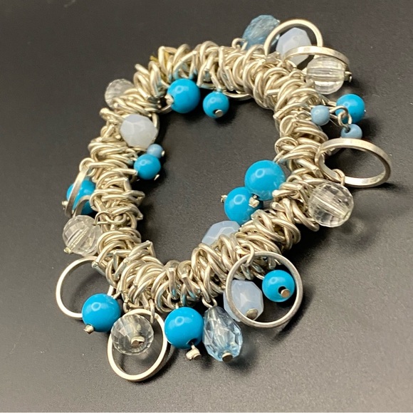 Stretchy Bracelet Silvertone Circles Rings Blue Beads 2 inch Unstretched - Picture 3 of 5